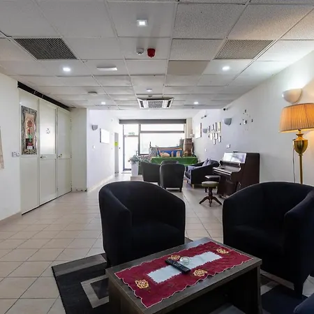 Tarona ゲストハウス 3*