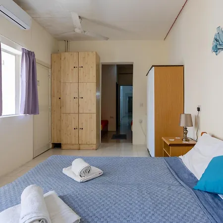 Tarona 3*