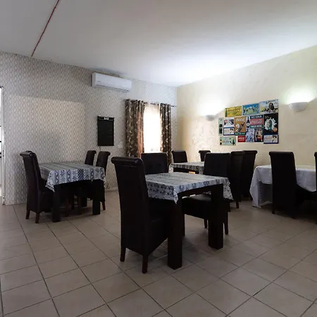 Tarona بيت ضيافة