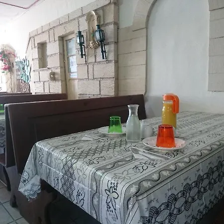 Tarona Guest house
