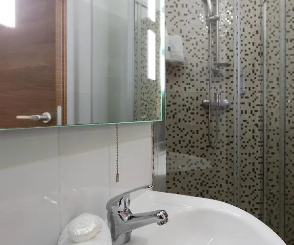 Tarona بيت ضيافة